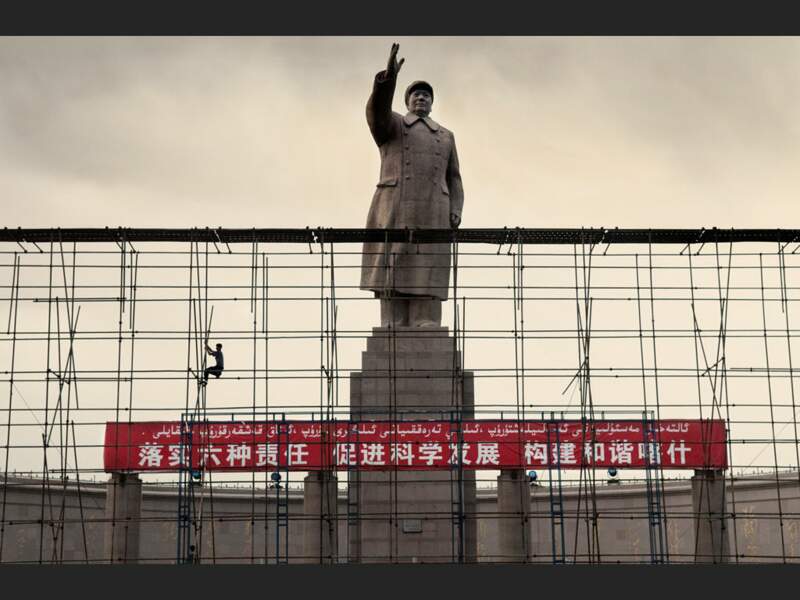 Une statue de Mao, de 18 m de haut, à Kachgar, dans le Xinjiang, en Chine.