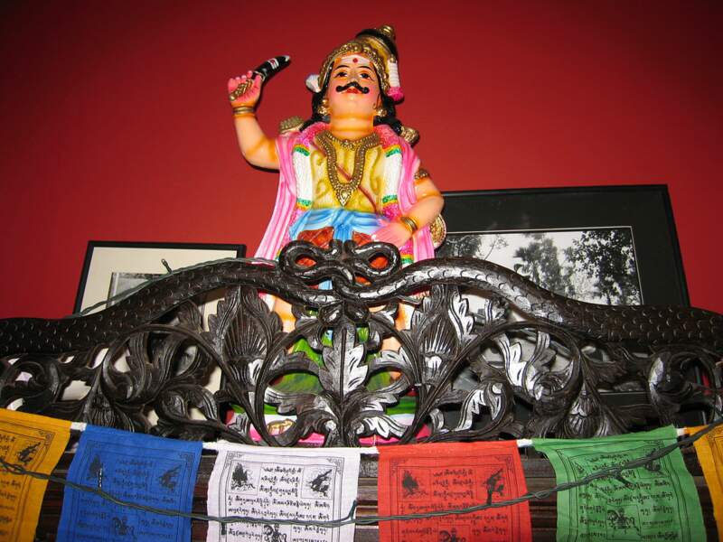 Une statuette destinée à porter chance au restaurant indien Sangam, à Jogjakarta, en Indonésie.