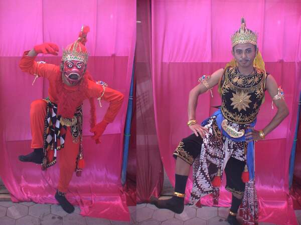 Danseurs de reog, à Bebekan, en Indonésie. 