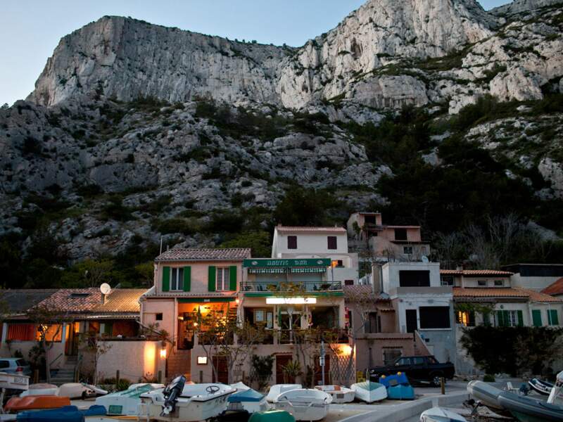 Une cinquantaine de personnes habitent à l’année dans ces cabanons de la calanque de Morgiou, près de Marseille (France).