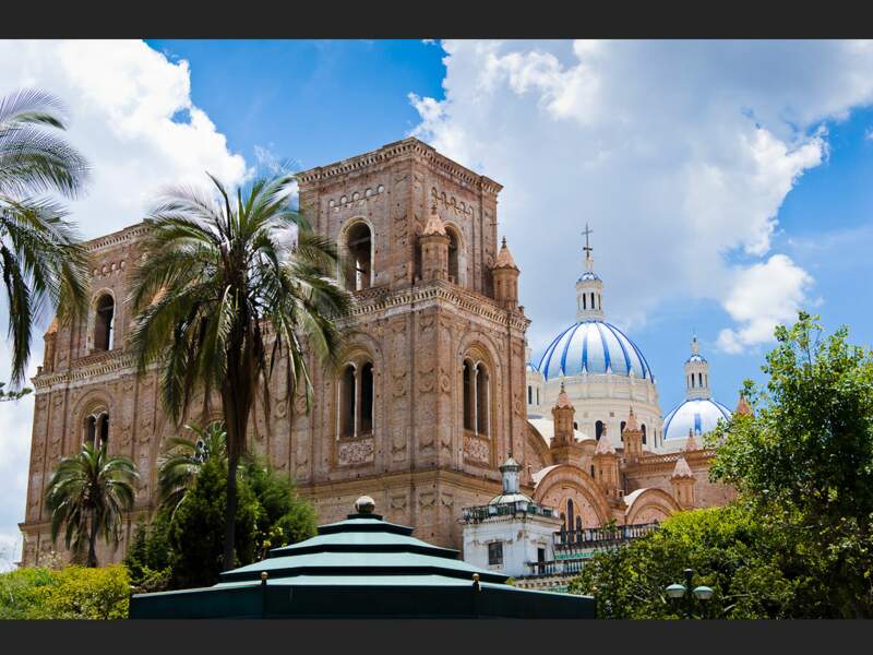 La nouvelle cathédrale de Cuenca, en Equateur.
