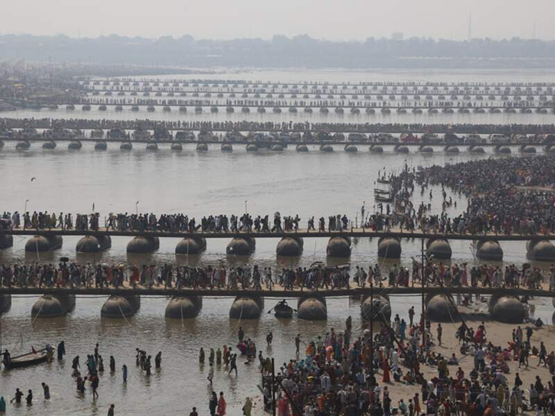 Vue du Gange au pèlerinage de Kumbh Mela, à Allahlabad, en Inde