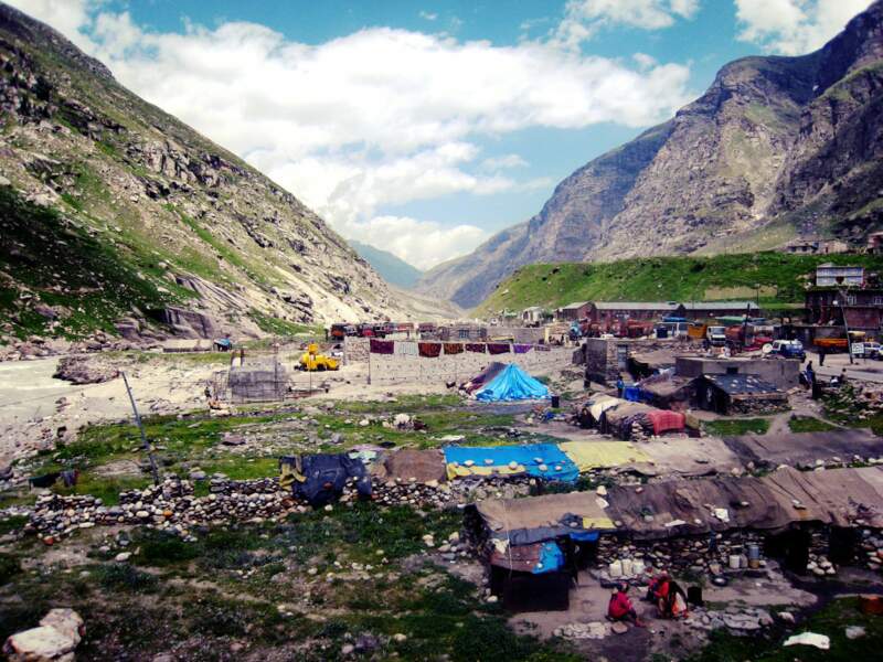 Un campement dans la vallée de Keylong, Etat de l'Himachal Pradesh, Inde