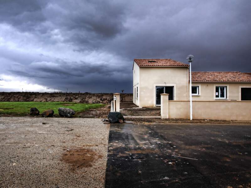 Pendant la tempête, cette maison de La Faute-sur-Mer a été submergée par l’Océan (Vendée, France).