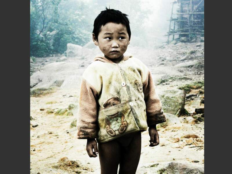 Un petit garçon de l'ethnie Hmong, dans le nord du Laos.