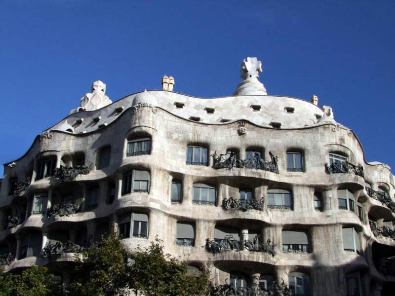 La Casa Milá d'Antoni Gaudí est un des lieux les plus visités de Barcelone (Espagne).