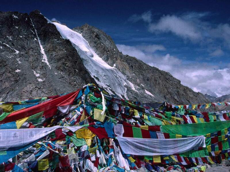 Les drapeaux de prière, au Tibet, en Chine