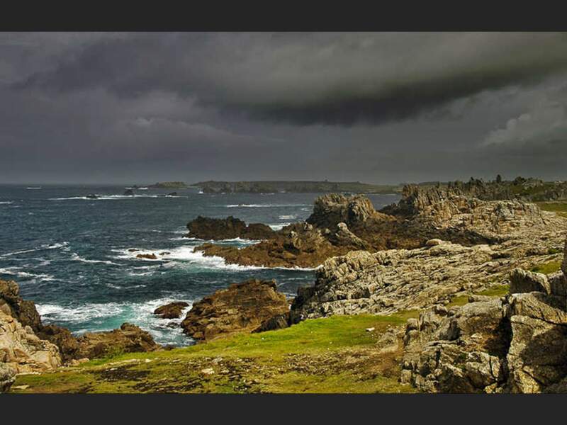 La côte nord d'Ouessant, dans le Finistère, est la plus sauvage de l'île (Bretagne, France).