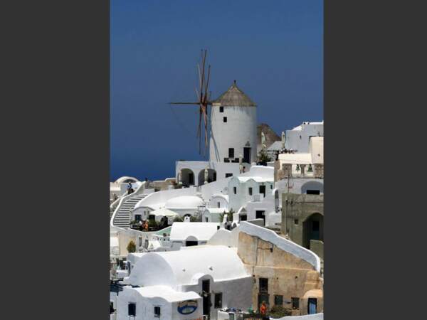 Le moulin d'Oia, sur l'île de Santorin, dans les Cyclades (Grèce).