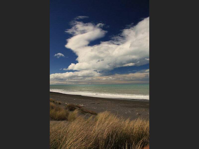 La route 1 longe l'océan vers Kaikoura, en Nouvelle-Zélande.