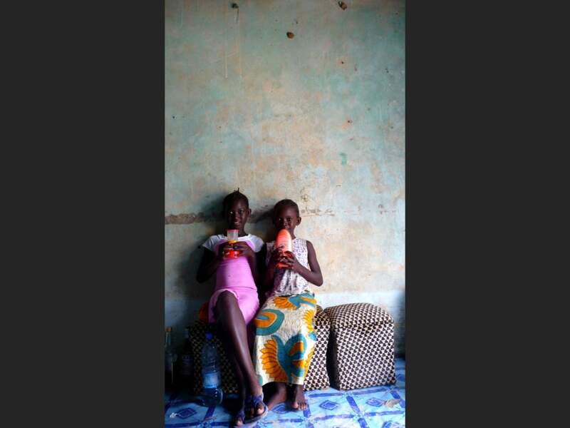 Deux fillettes de l’île de Mar Lodj, au Sénégal.