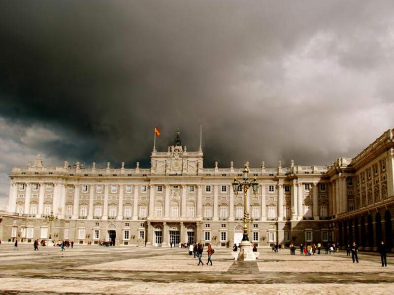 Le Palais royal (El Palacio Real), à Madrid, en Espagne.