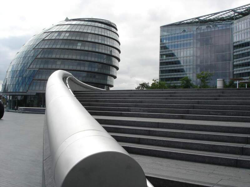 Les formes futuristes de la mairie de Londres, en Grande-Bretagne.
