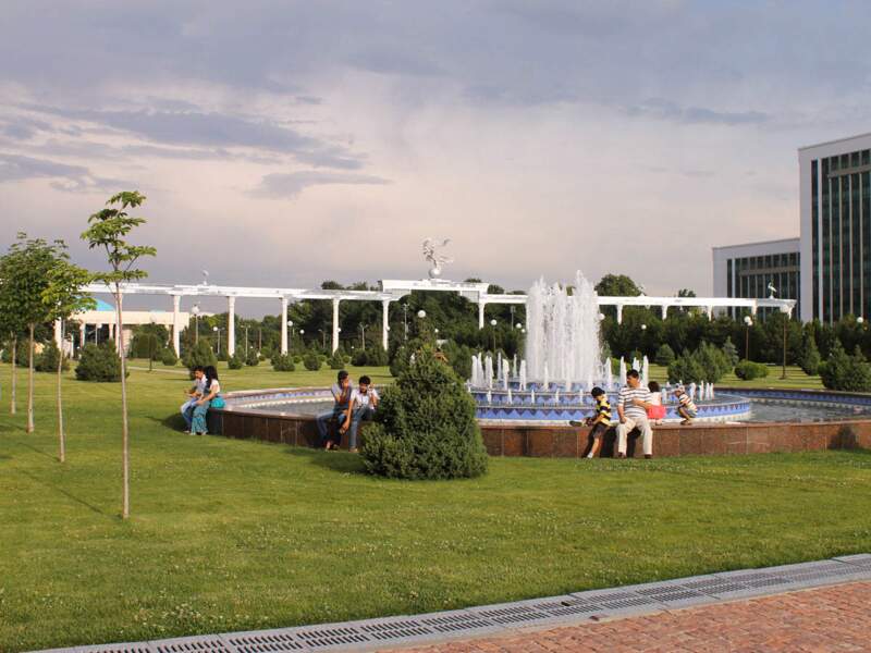La place de l'indépendance, à Tachkent, en Ouzbékistan