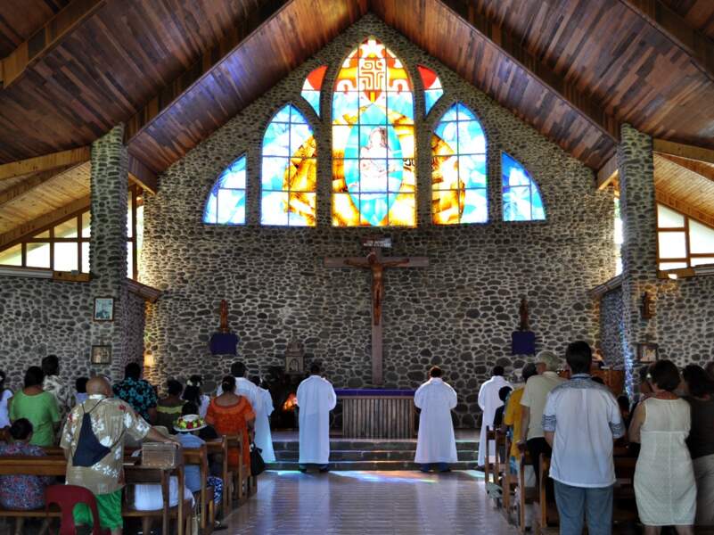 Messe dominicale dans l’église de Vaitahu, sur l’île de Tahuata, aux Marquises (Polynésie française). 