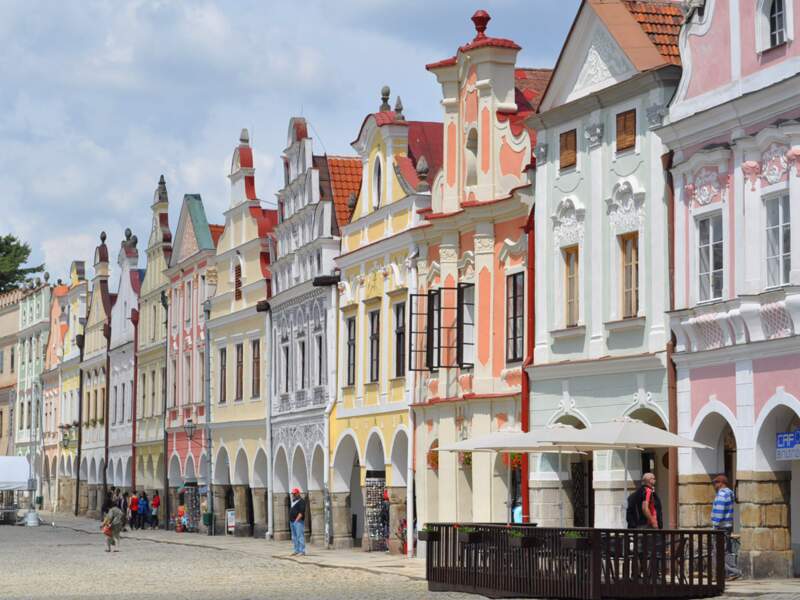 Les façades colorées des maisons de Telc, République tchèque.