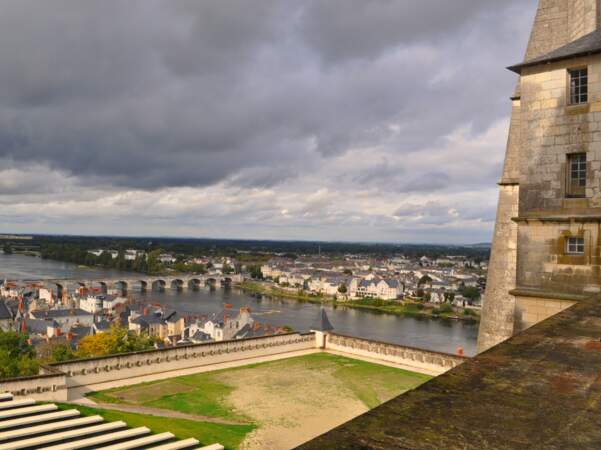 Vue sur la Loire depuis le château de Saumur (Val-de-Loire).