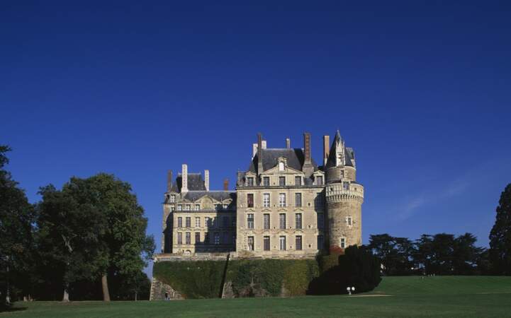 10. Le château de Brissac (Maine-et-Loire, Pays de la Loire)