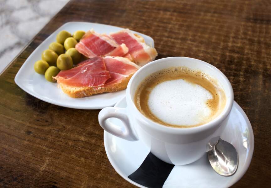 Le café au lait, incontournable du petit-déjeuner espagnol