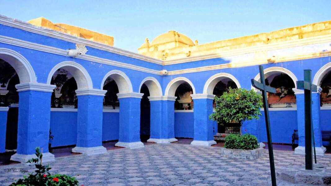 Les murs bleus du Couvent Santa Catalina