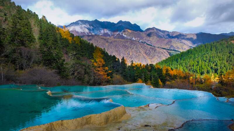 Les paysages montagneux de Jiuzhaigou