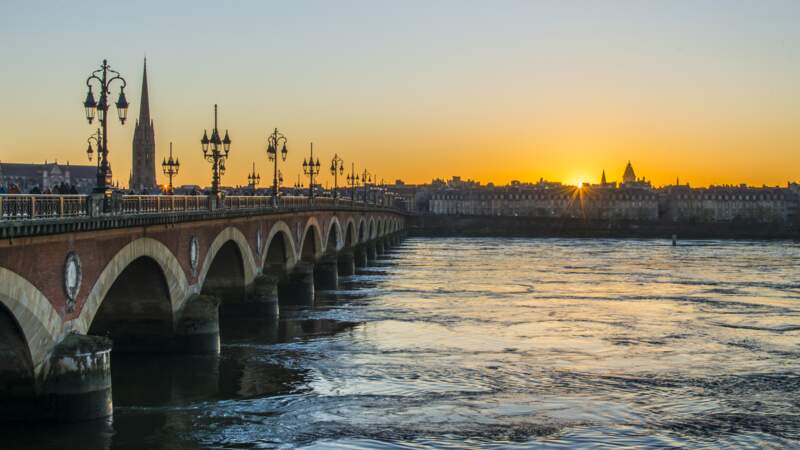 Remonter le temps au Pont de Pierre de Bordeaux