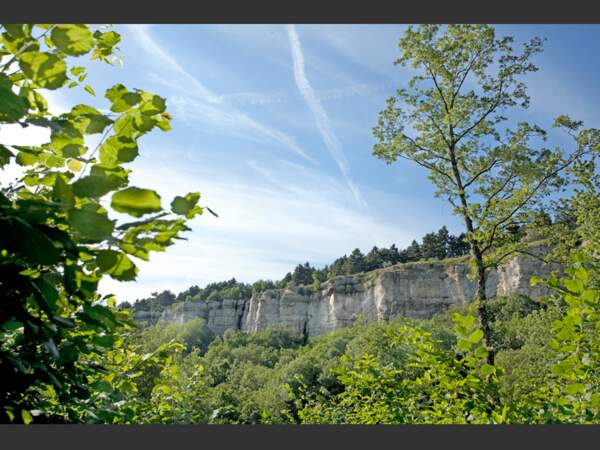 La falaise de Cormot, dans le département de la Côte d'Or, en Bourgogne.