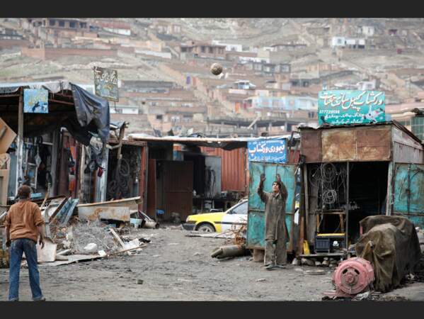 Garages et carrosseries près de Shamali Road, près de Kaboul, en Afghanistan