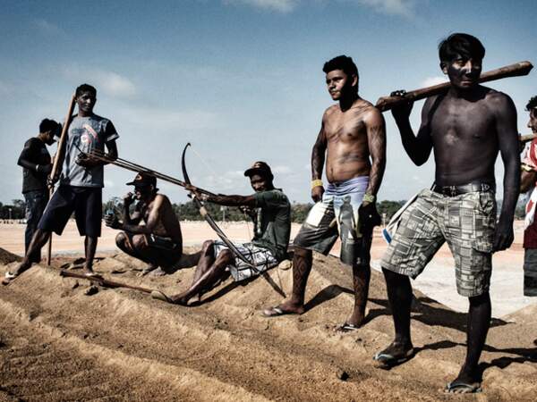 Résistance des tribus indiennes face à la construction du barrage du Monte Belo, au Brésil
