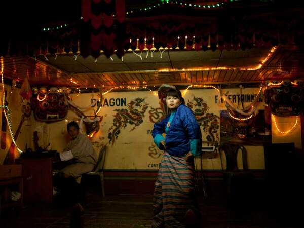 Scène de vie au karaoké de Paro, dans l’ouest du Bhoutan