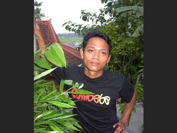 Asmedi, 24 ans, est un amoureux des arts (Bebekan, Java, Indonésie).