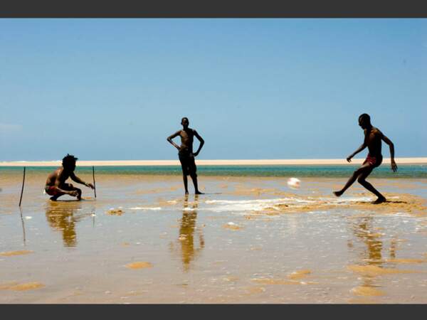 Près du Mozambique, la fièvre du ballon rond s’est emparée des pêcheurs thongas