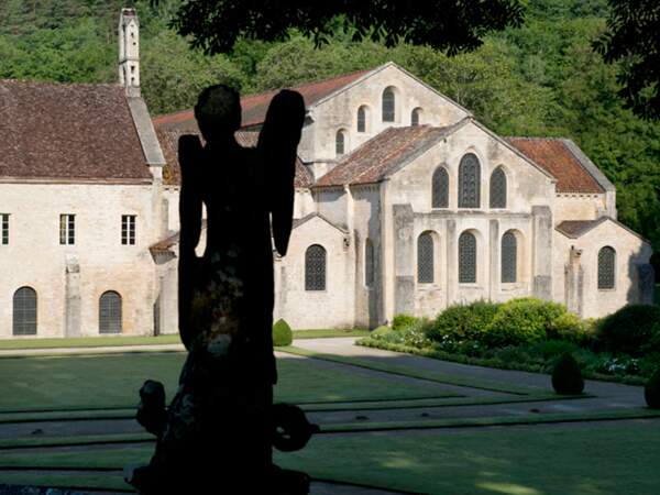 Vue des jardins de l’abbaye de Fontenay, en Bourgogne