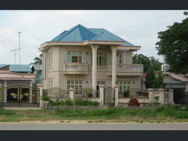 L'élite est logée dans de confortables villas, à Naypyidaw, en Birmanie.