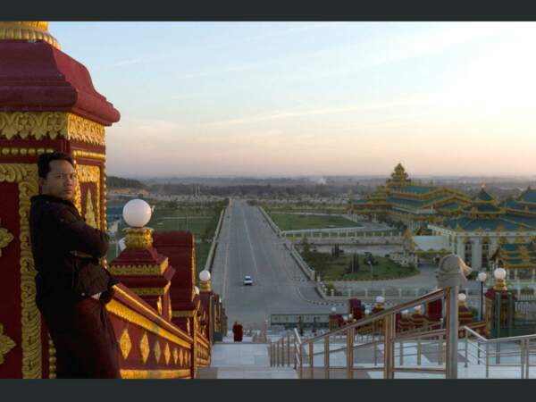 Silencieuse, inhumaine et mégalo, la nouvelle ville de Naypyidaw, s’étend à perte de vue (Birmanie).