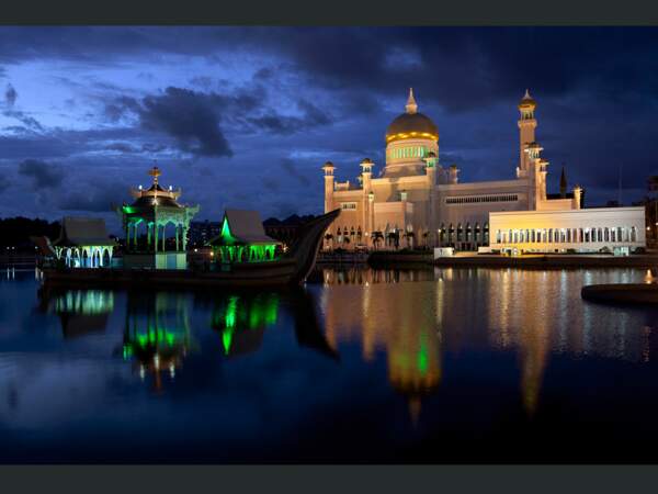 Au coeur d’une Asie du Sud-Est survoltée, Brunei baigne dans le calme et la piété.