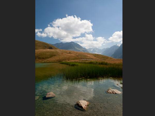 Lac du Pontet dans le massif des Ecrins, Alpes