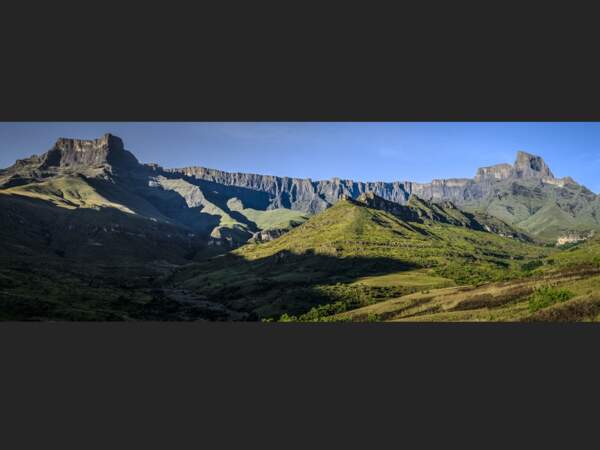 L'Amphitéâtre, dans la chaîne du Drakensberg, au Lesotho, à la frontière avec l'Afrique du Sud