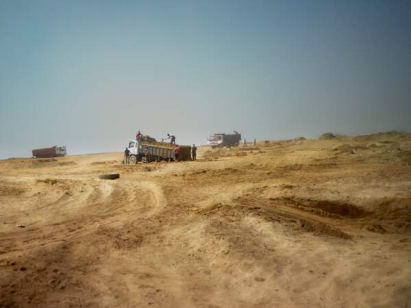 À Larache, camions et pelleteuses font désormais partie du paysage 