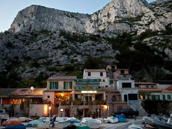 Une cinquantaine de personnes habitent à l’année dans ces cabanons de la calanque de Morgiou, près de Marseille (France).