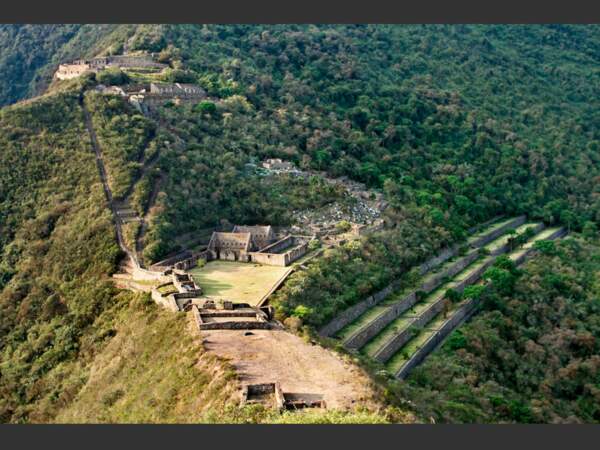 La cité inca de Choquequirao est perchée à 3 000 mètres d’altitude au coeur des Andes, au Pérou.
