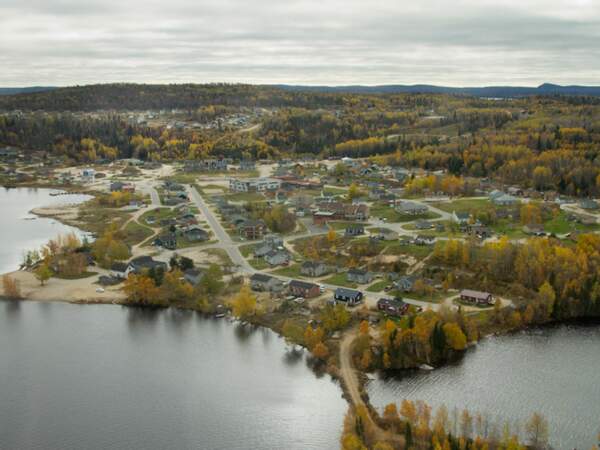 Le village de Manawan compte environ 2 000 habitants (Québec, Canada).