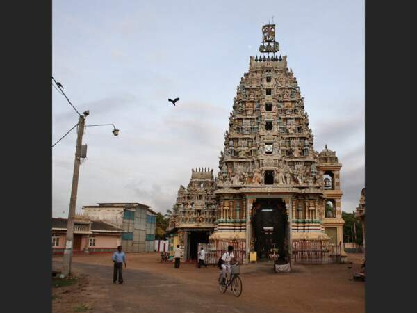 Le temple hindou de Pathiracali Ambal à Trincomalee, au Sri Lanka.