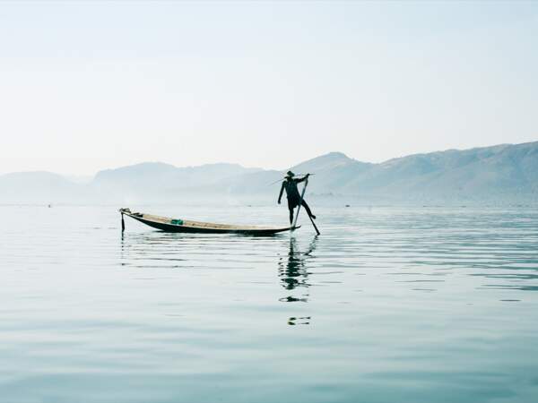 Un pêcheur sur le Lac Inle, en Birmanie