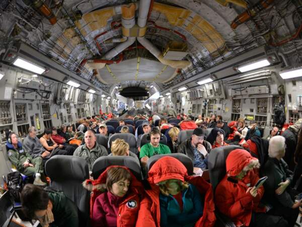On accède à la base de McMurdo, en Antarctique, depuis la Nouvelle-Zélande grâce aux appareils de l’US Air Force. 