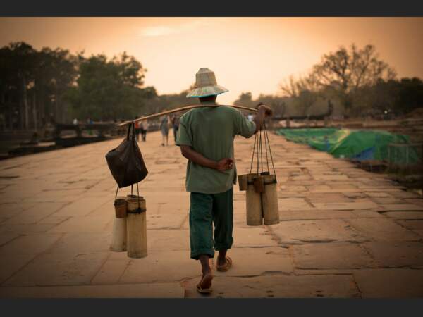 Un vendeur de jus de palme sur le site d'Angkor Wat, au Cambodge.