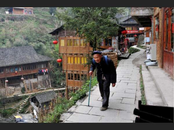 Un vieil homme dans une ruelle de Ping’an, dans la province du Guangxi, en Chine.