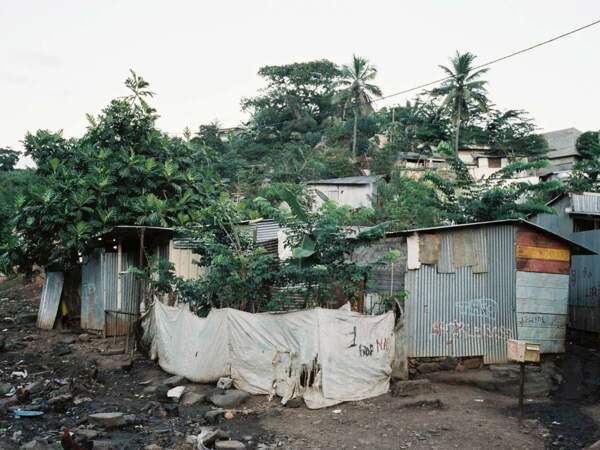 Les migrants s'installent durablement dans les bidonvilles de Mayotte comme ici à Majicavo Koropa