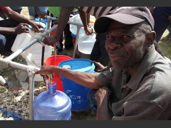 Dans les camps de déplacés à Haïti, la priorité est d'assainir l'accès à l'eau.