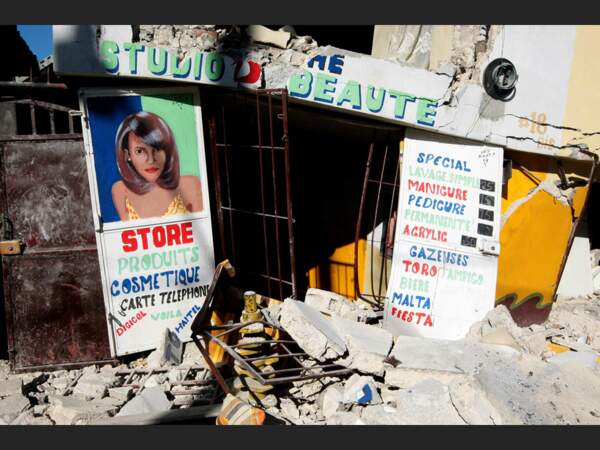 Décombres dans les rues de Port-au-Prince, en Haïti, après le séisme du 12 janvier 2010